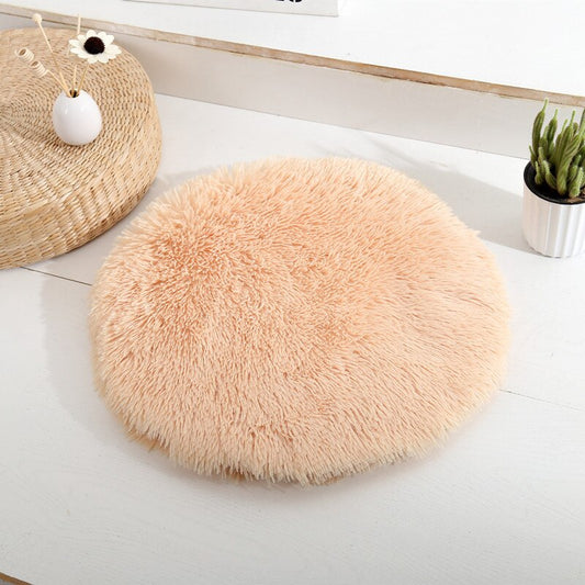 Plush round bed for cats and dogs - warm, comfortable and washable