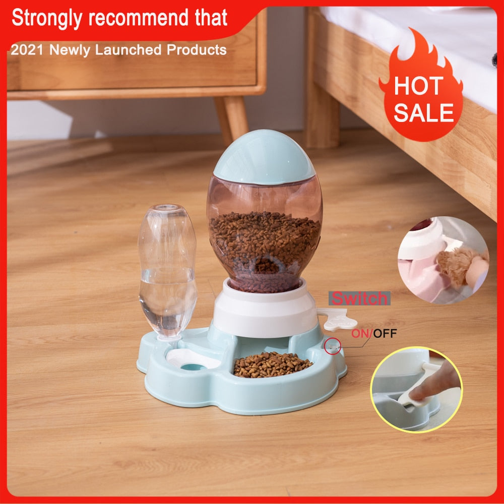All in 1 feeder - automatic fountain - crank dispenser - playful - seen on Instagram