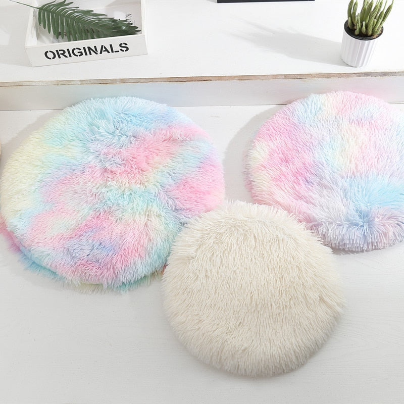 Plush round bed for cats and dogs - warm, comfortable and washable