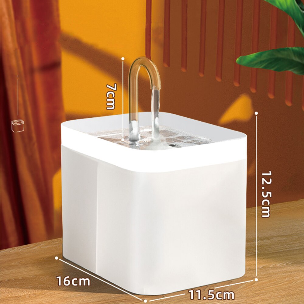Flowing fountain - food grade plastic - 1.5 L