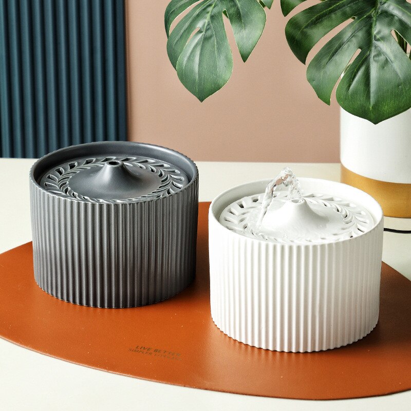 Ceramic fountain 1.2 L for cats and small dogs