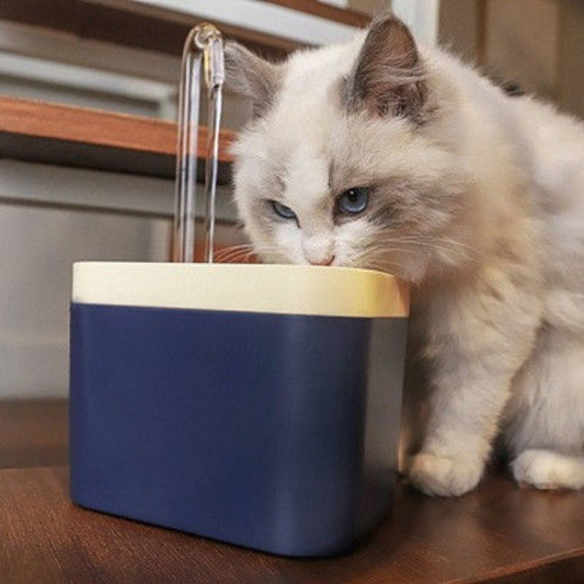 Flowing fountain - food grade plastic - 1.5 L