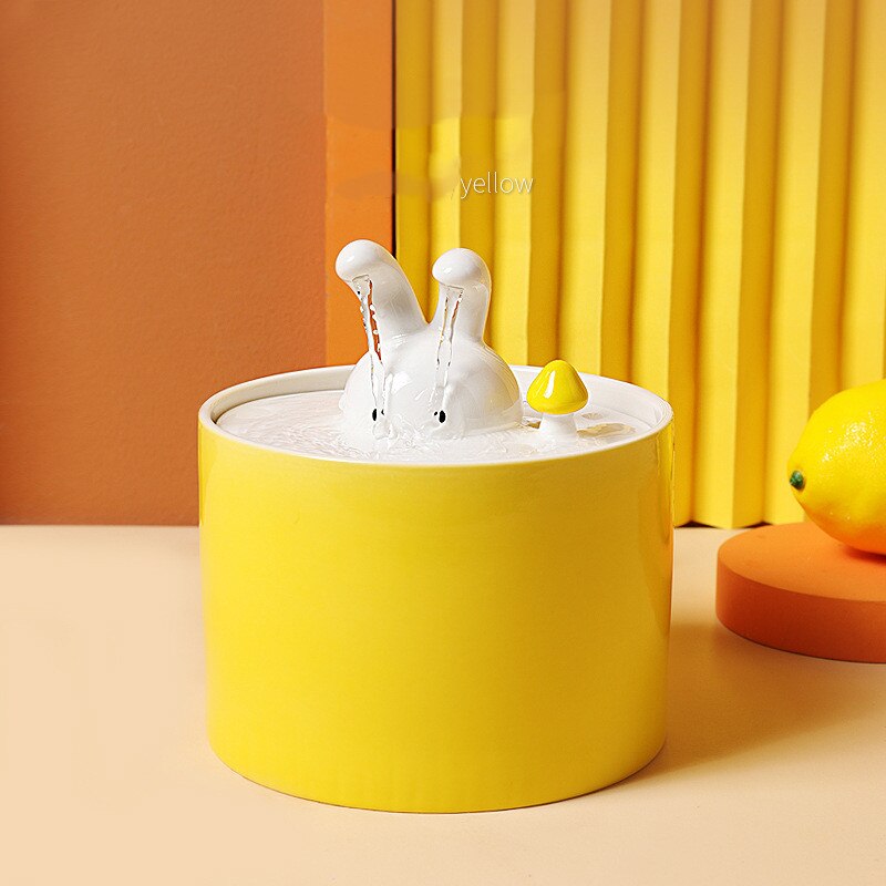 Ceramic fountain 1.5 Liters - design collection - cat and small dog