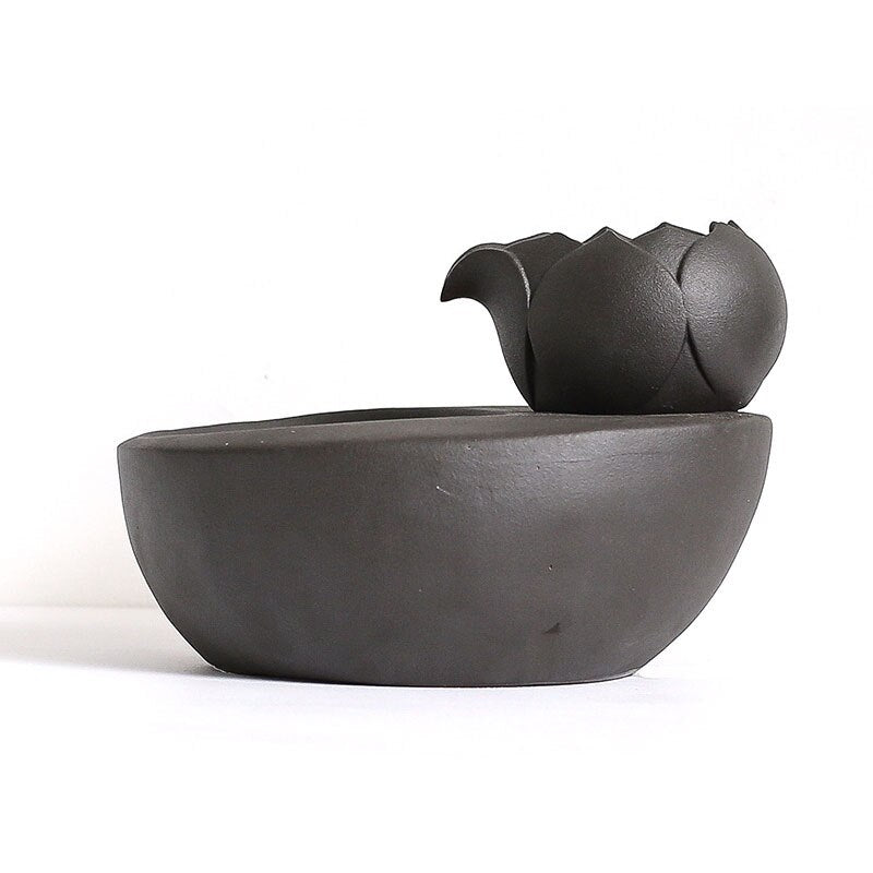 Water fountain for cats and kittens - ceramic - decorative accessory 