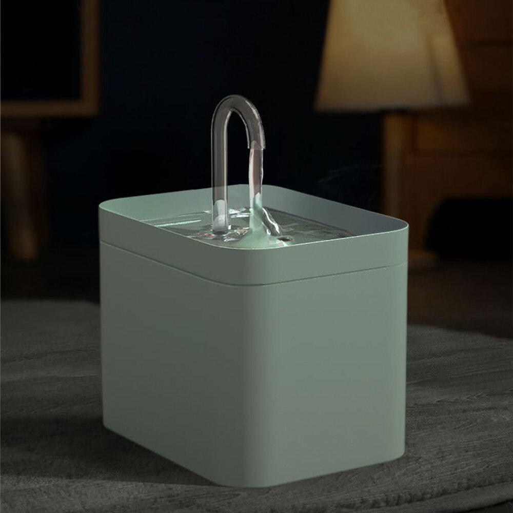Flowing fountain - food grade plastic - 1.5 L